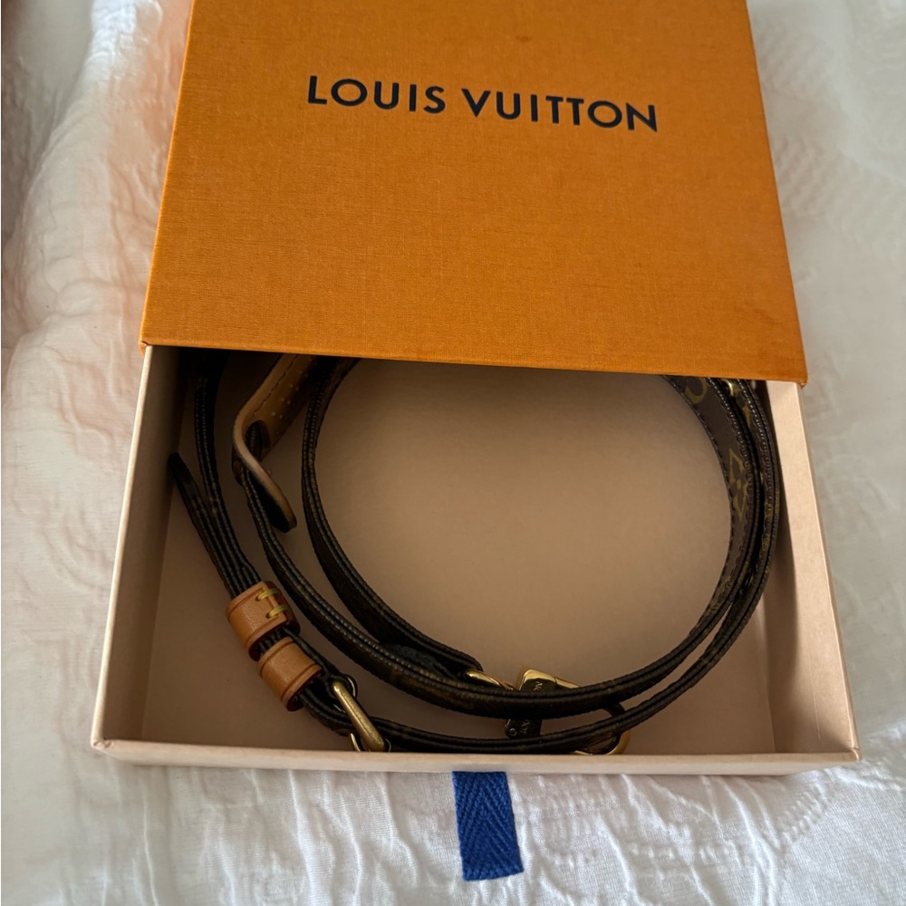 LV Favorite MM - Picture 10 of 12